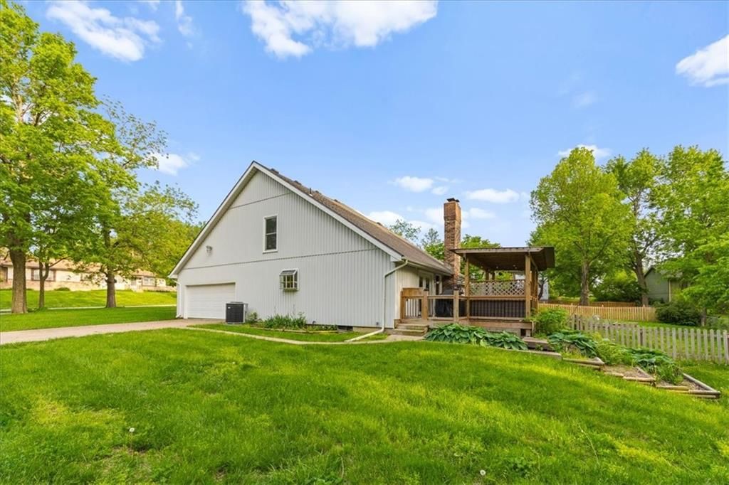 8300 Grant Avenue — photo 27