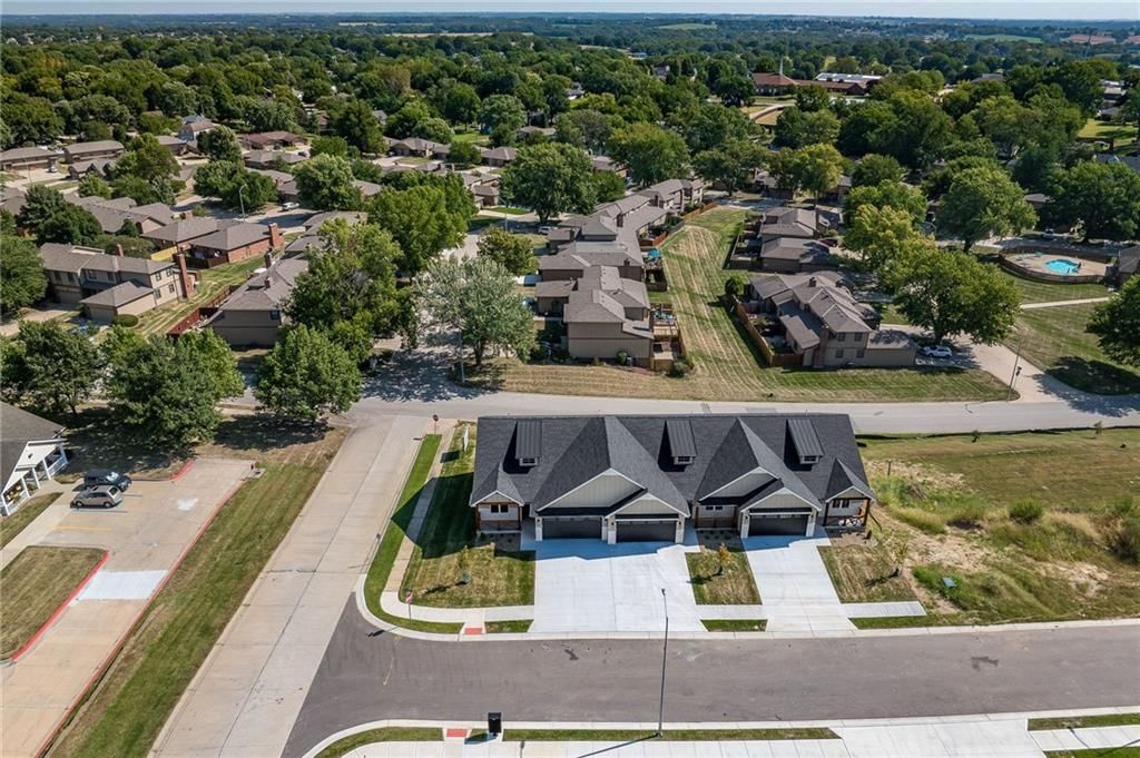 1405 Country Court — photo 32