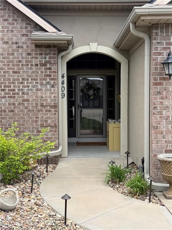 4409 Stonebridge Drive W — photo 2