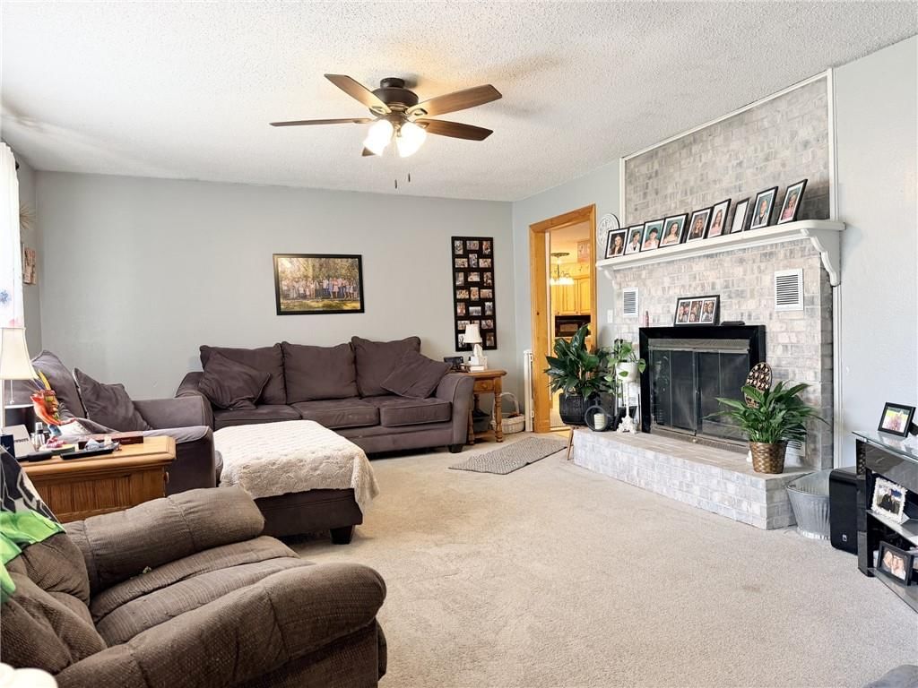 1809 Hillcrest Drive — photo 7
