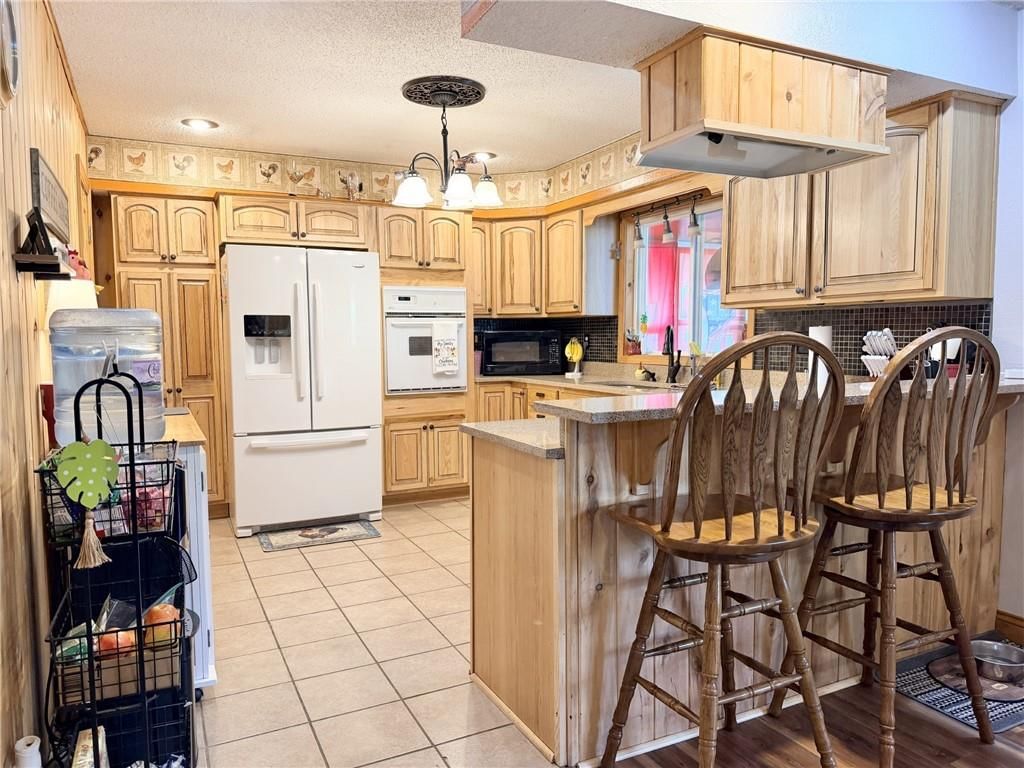 1809 Hillcrest Drive — photo 9
