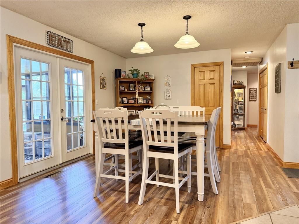 1809 Hillcrest Drive — photo 12