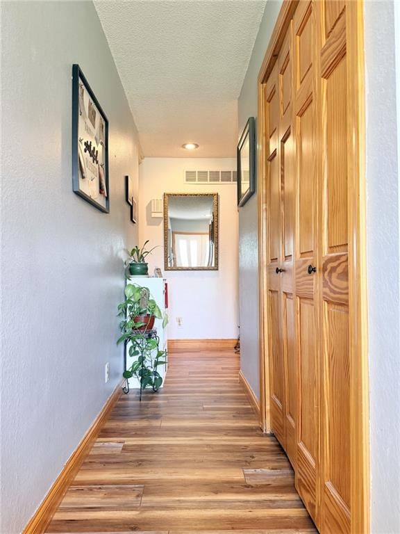1809 Hillcrest Drive — photo 16
