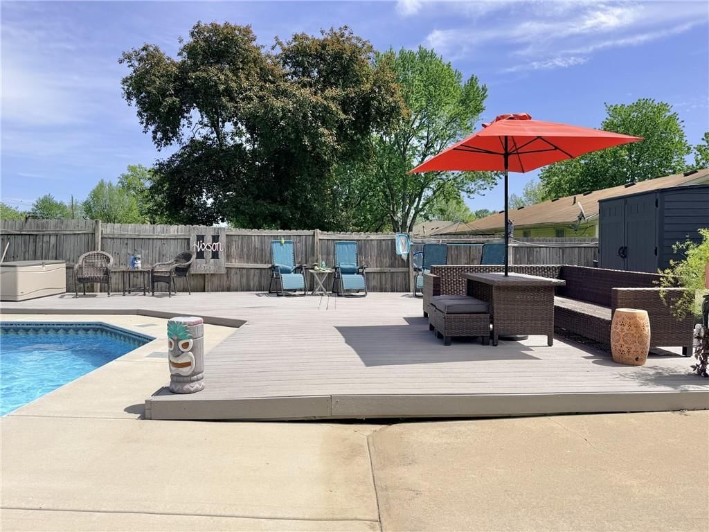 1809 Hillcrest Drive — photo 27