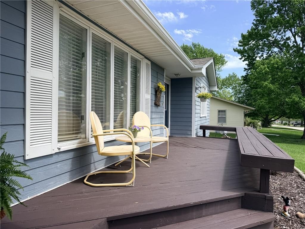 1809 Hillcrest Drive — photo 35