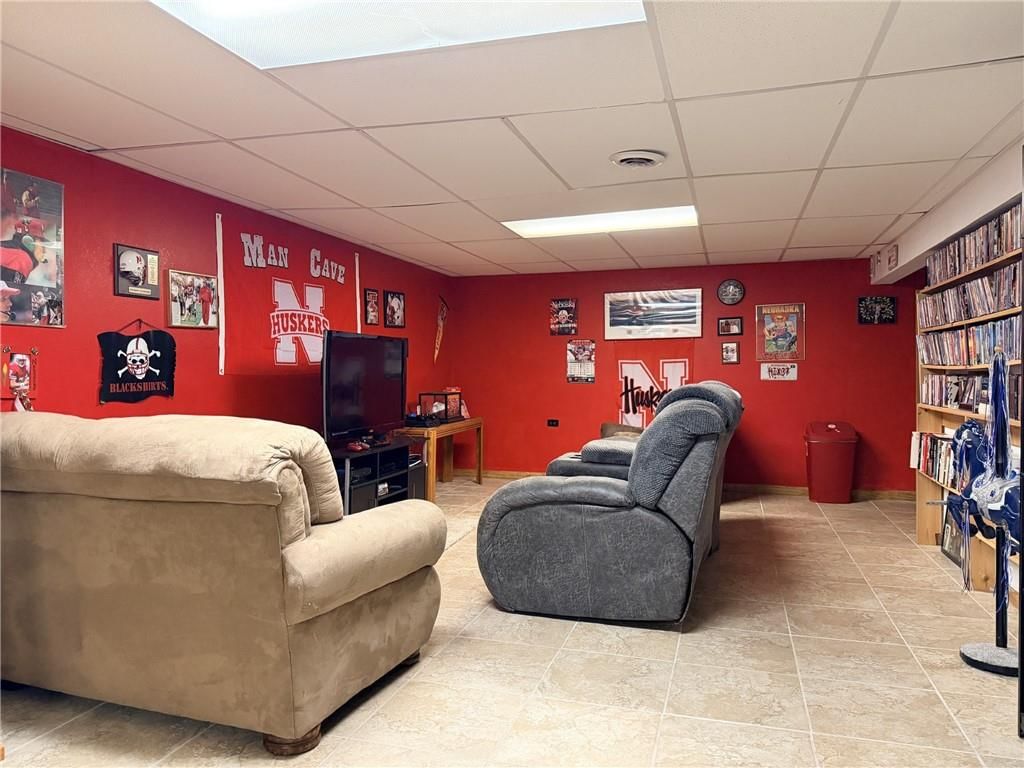 1809 Hillcrest Drive — photo 37