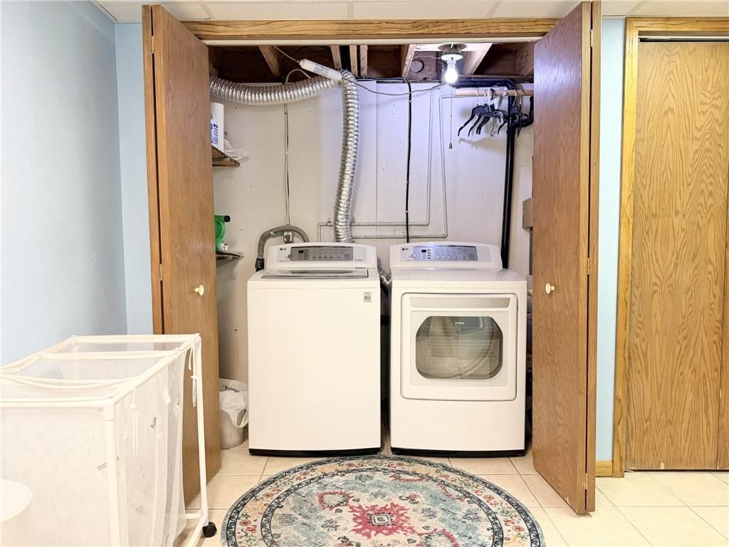 1809 Hillcrest Drive — photo 42