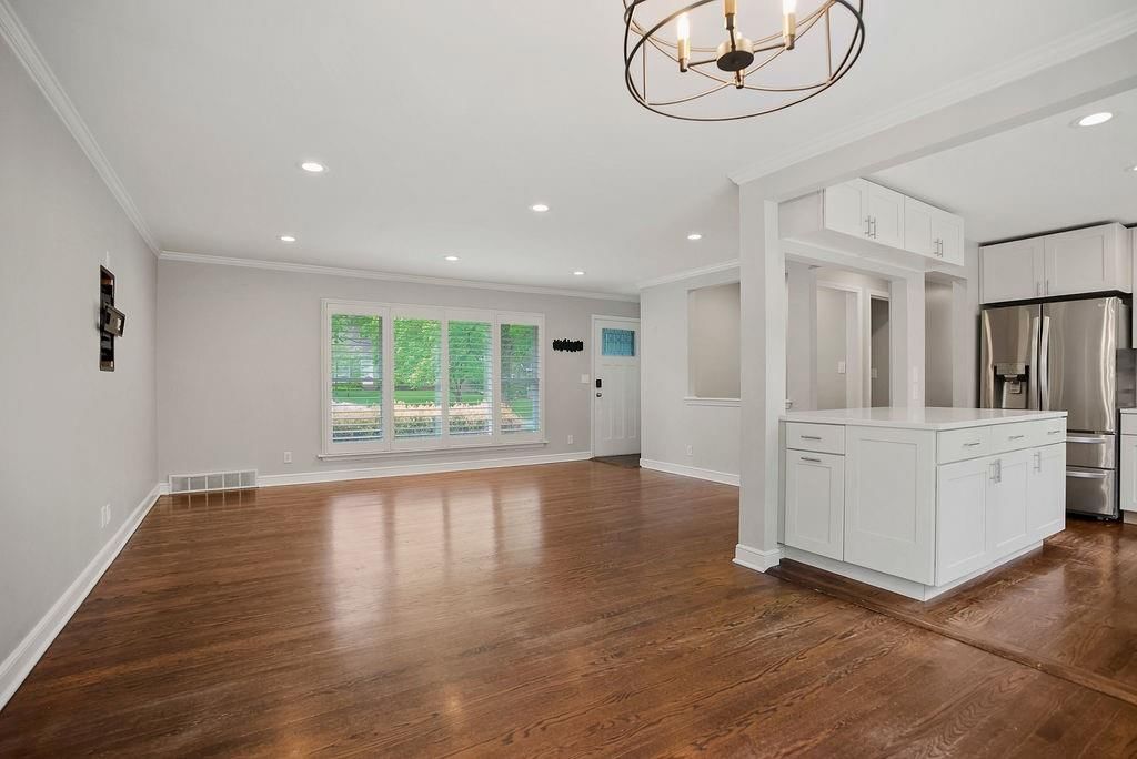 5826 FONTANA Drive — photo 8