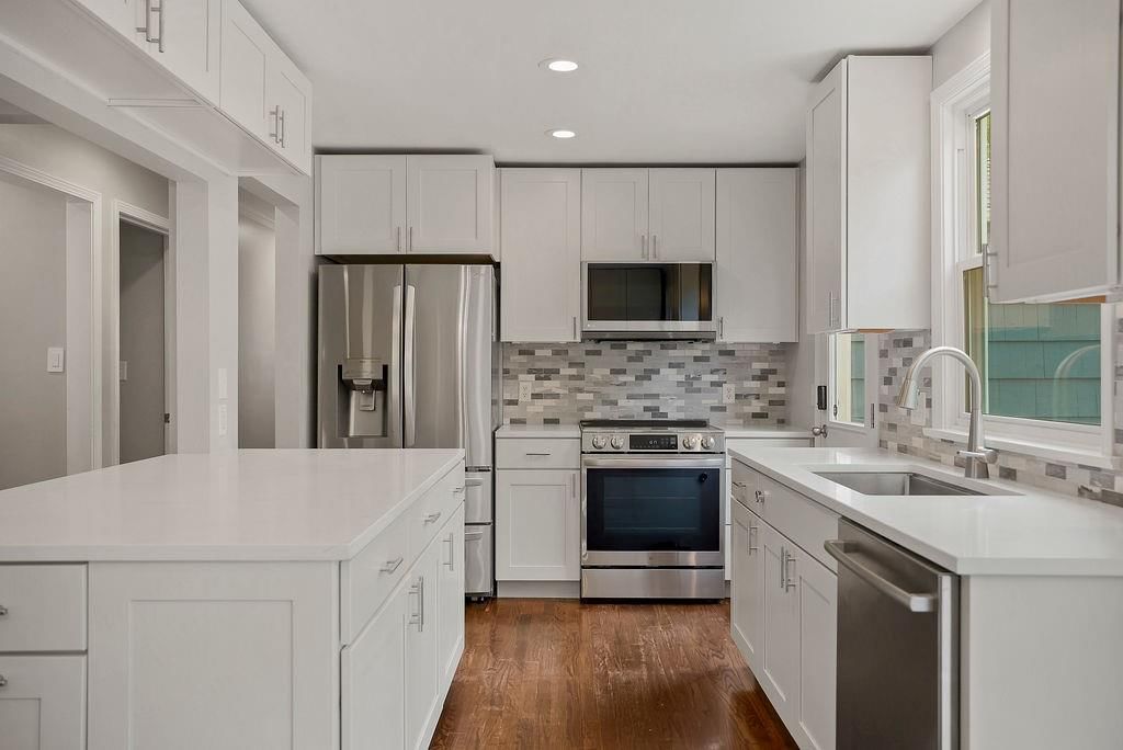 5826 FONTANA Drive — photo 9