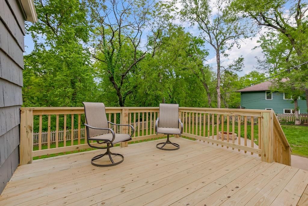 5826 FONTANA Drive — photo 32