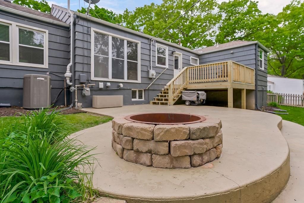 5826 FONTANA Drive — photo 37