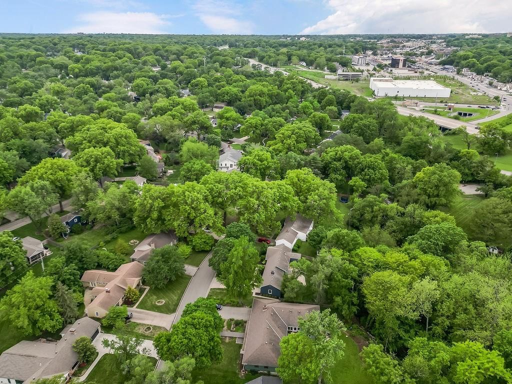 5826 FONTANA Drive — photo 40