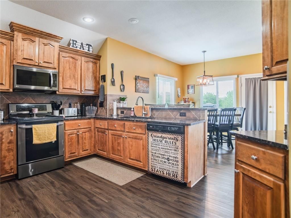 12216 Merion Drive — photo 8
