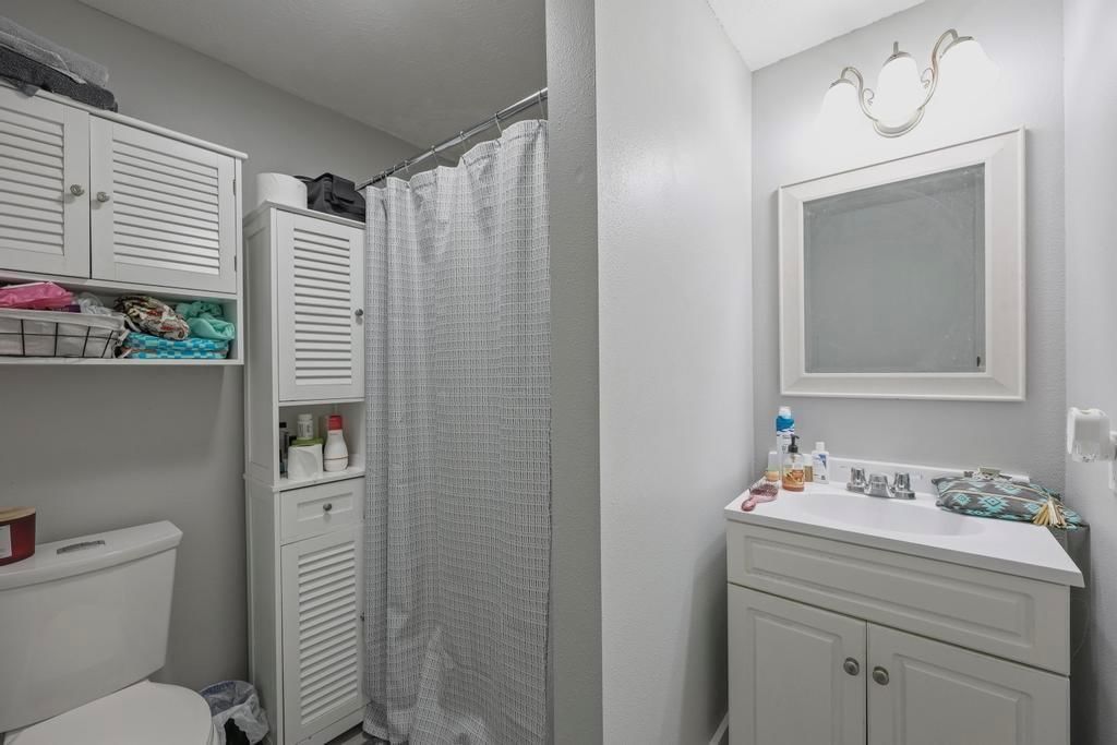 120 N Judson Street — photo 15
