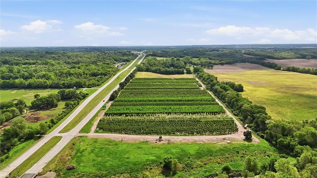 Photo 5 of 8 - 22721 E Us-24 Highway, Independence, MO 64056