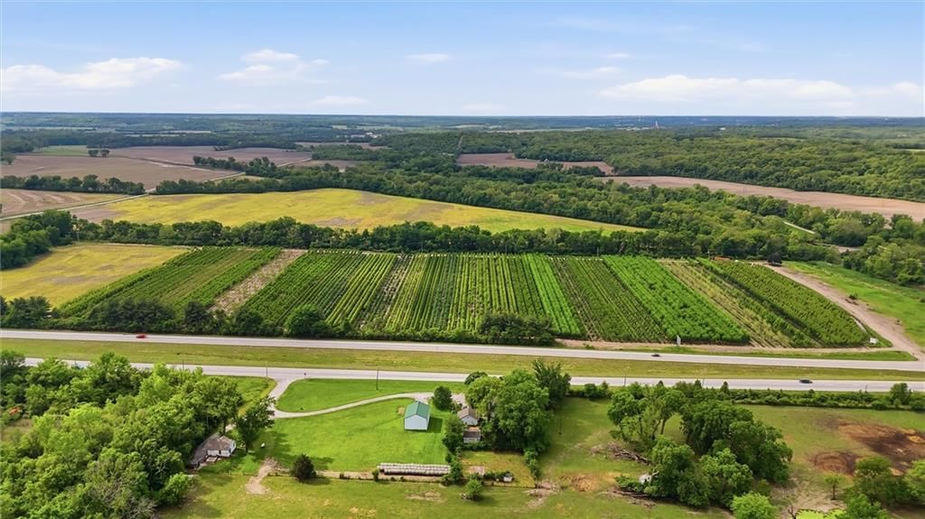 Photo 6 of 8 - 22721 E Us-24 Highway, Independence, MO 64056