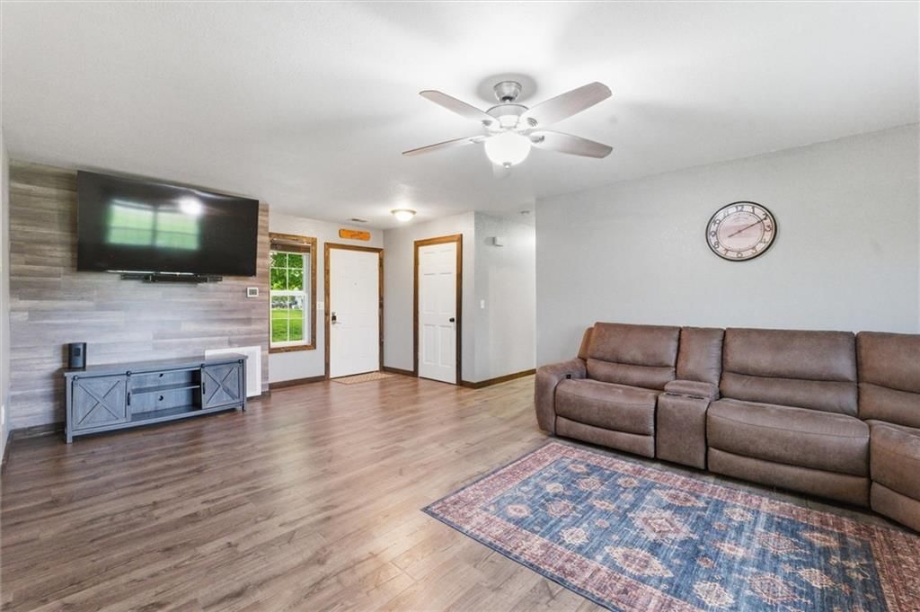531 S Truman Road — photo 4