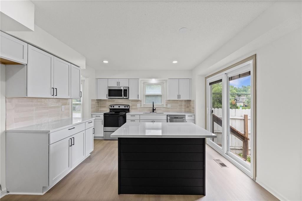 11901 W 100th Street — photo 11