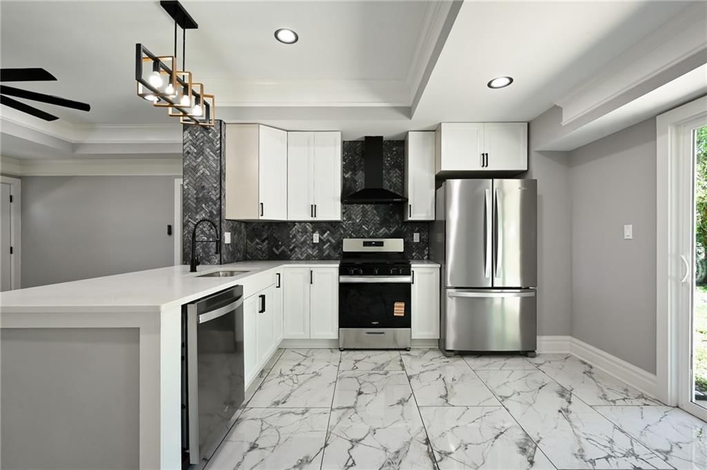 4312 S James Street — photo 8