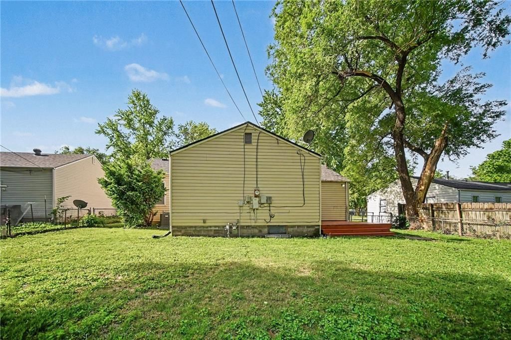11522 W 70th Street — photo 25