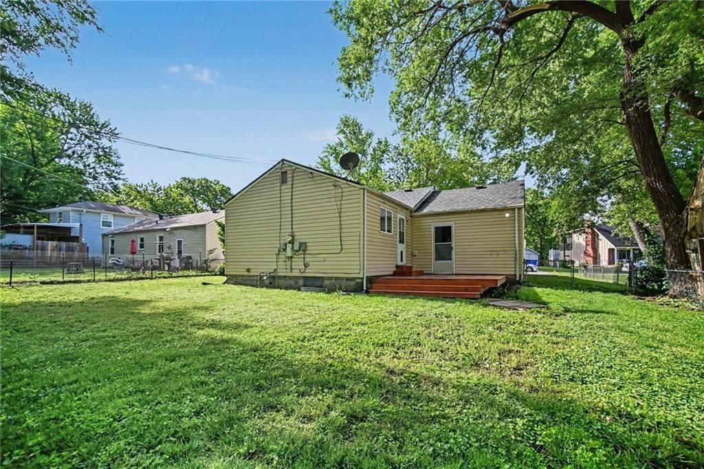 11522 W 70th Street — photo 26