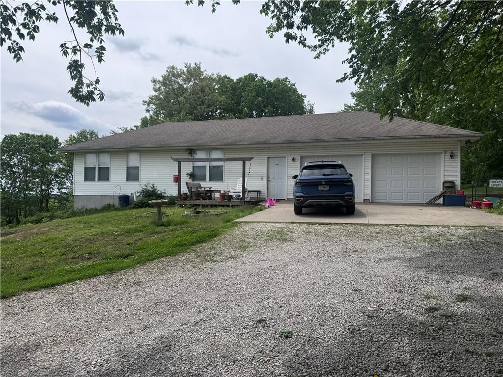 32506 E Stony Point School Road, Grain Valley, MO