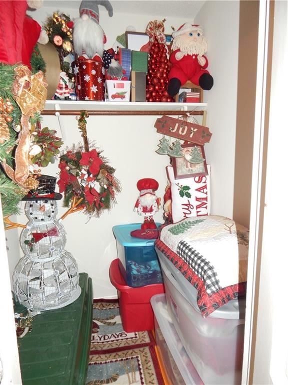 237 FAIRLANE Street — photo 23