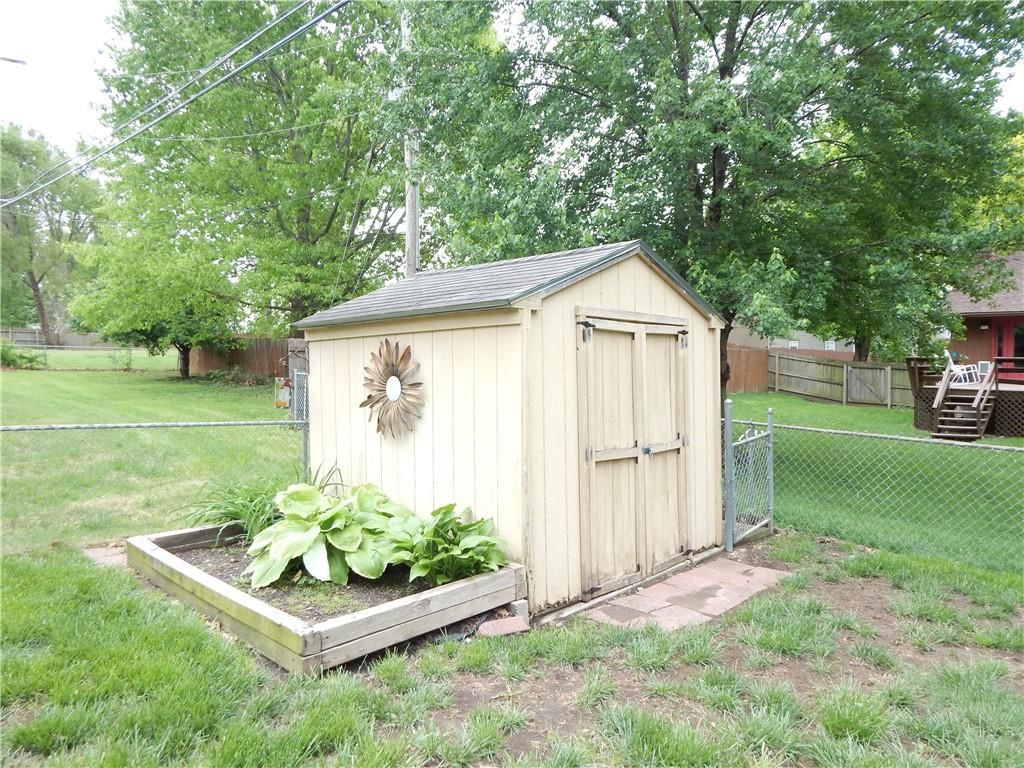 237 FAIRLANE Street — photo 37