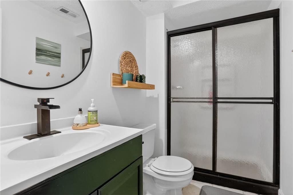 1325 E 123rd Street — photo 15