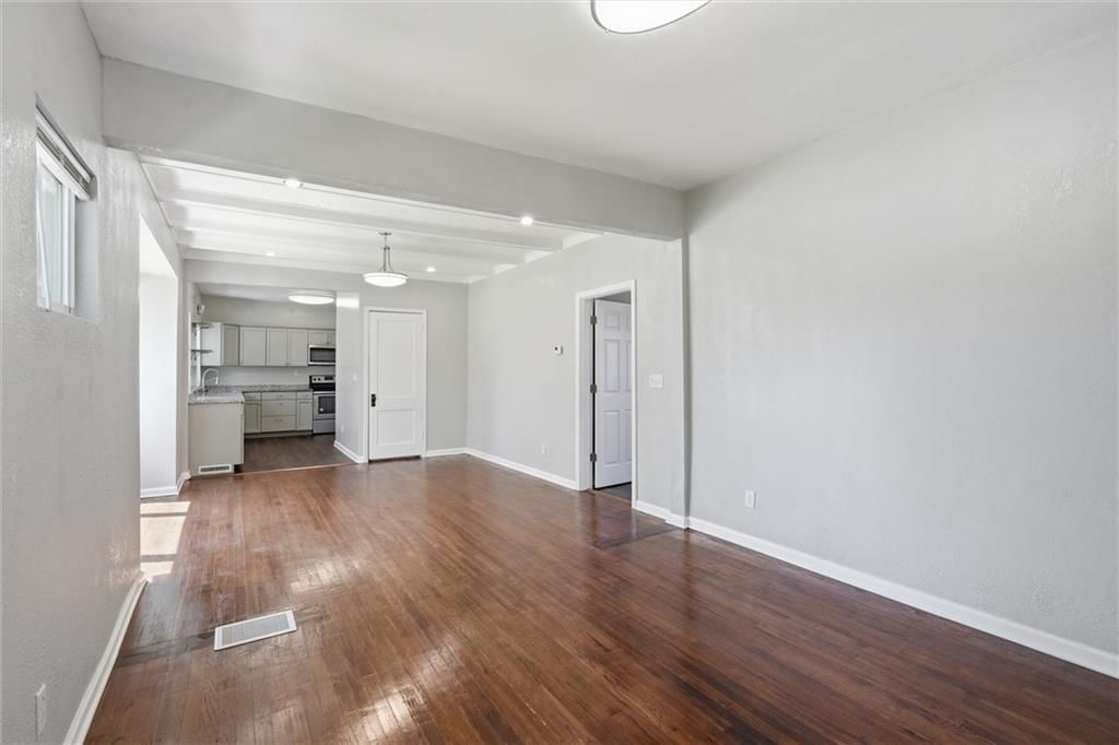 4240 Highland Avenue — photo 9