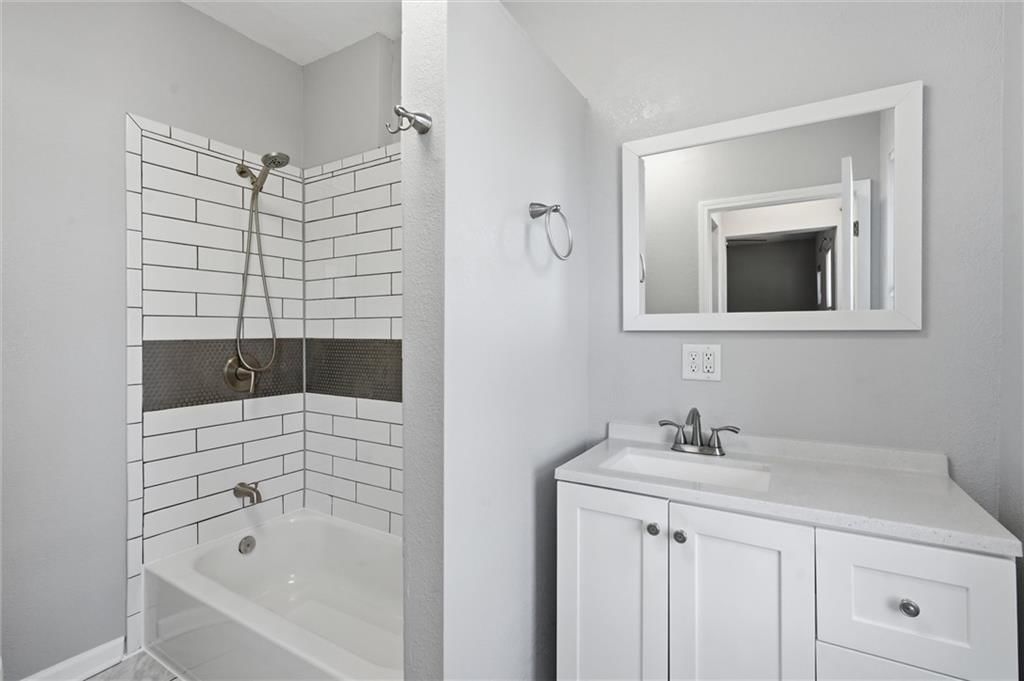 4240 Highland Avenue — photo 17