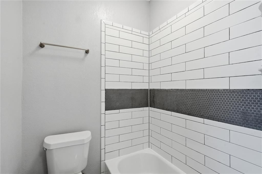 4240 Highland Avenue — photo 23