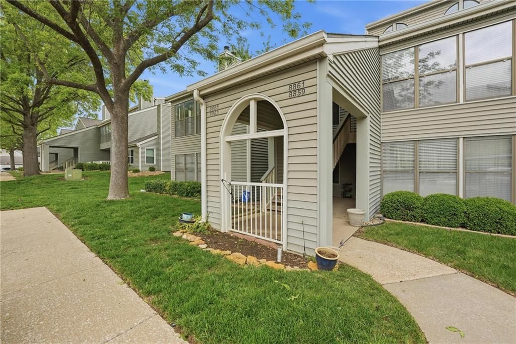 8861 W 106th Terrace, Overland Park, KS