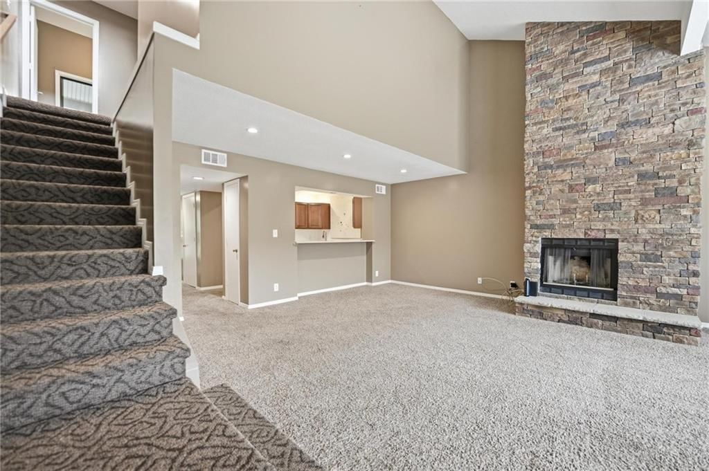 8861 W 106th Terrace — photo 3