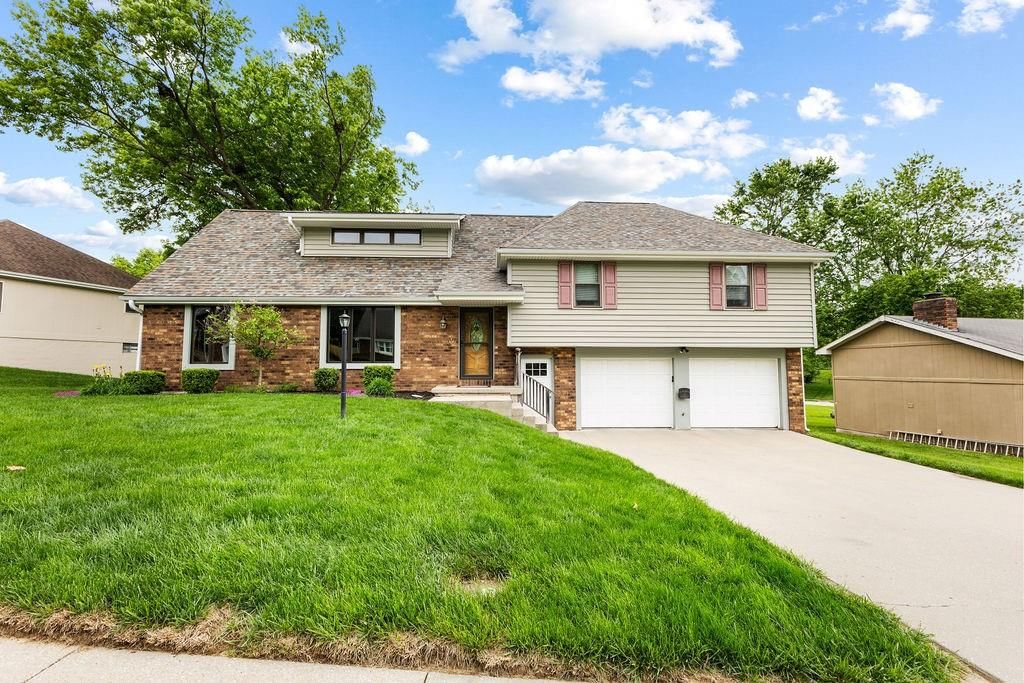 506 Meadowcrest Court, St Joseph, MO