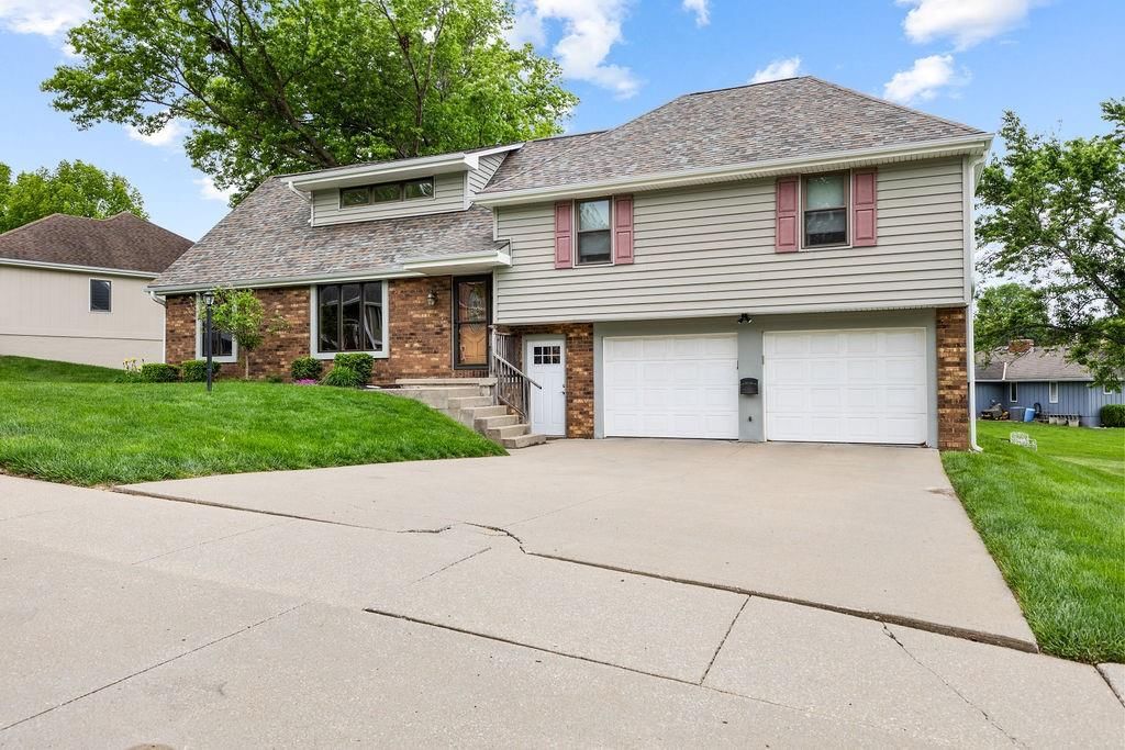 506 Meadowcrest Court — photo 2