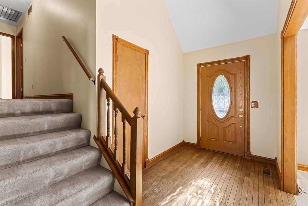 506 Meadowcrest Court — photo 6