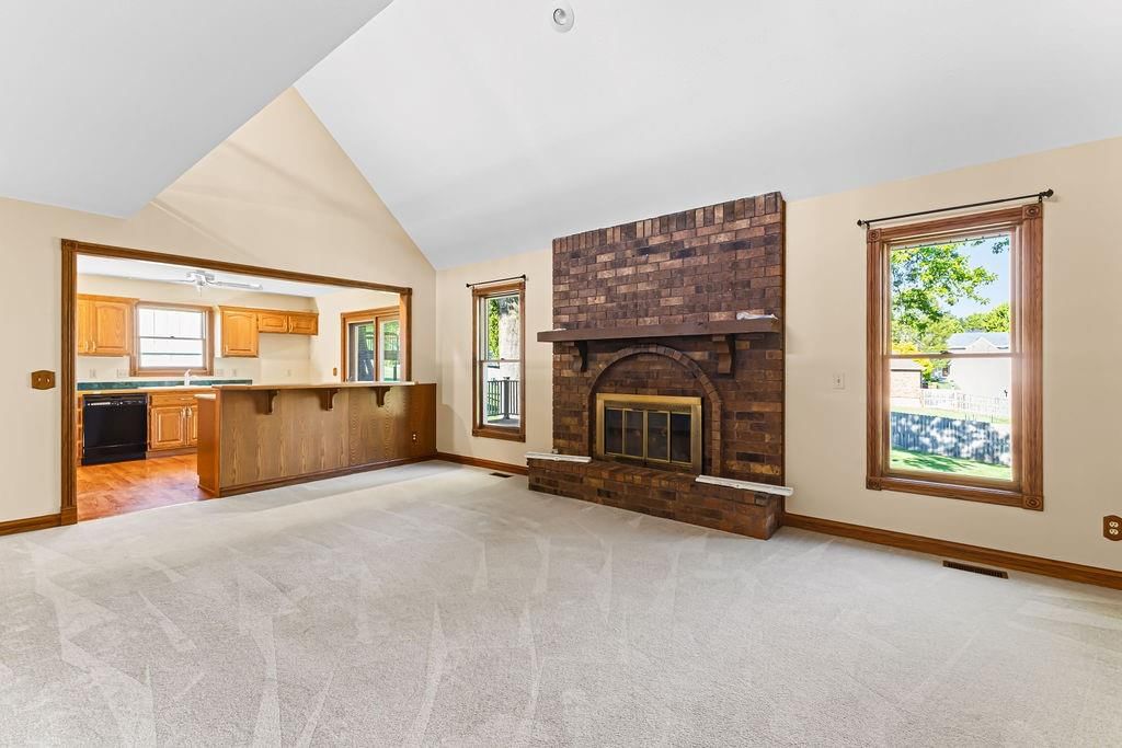 506 Meadowcrest Court — photo 7