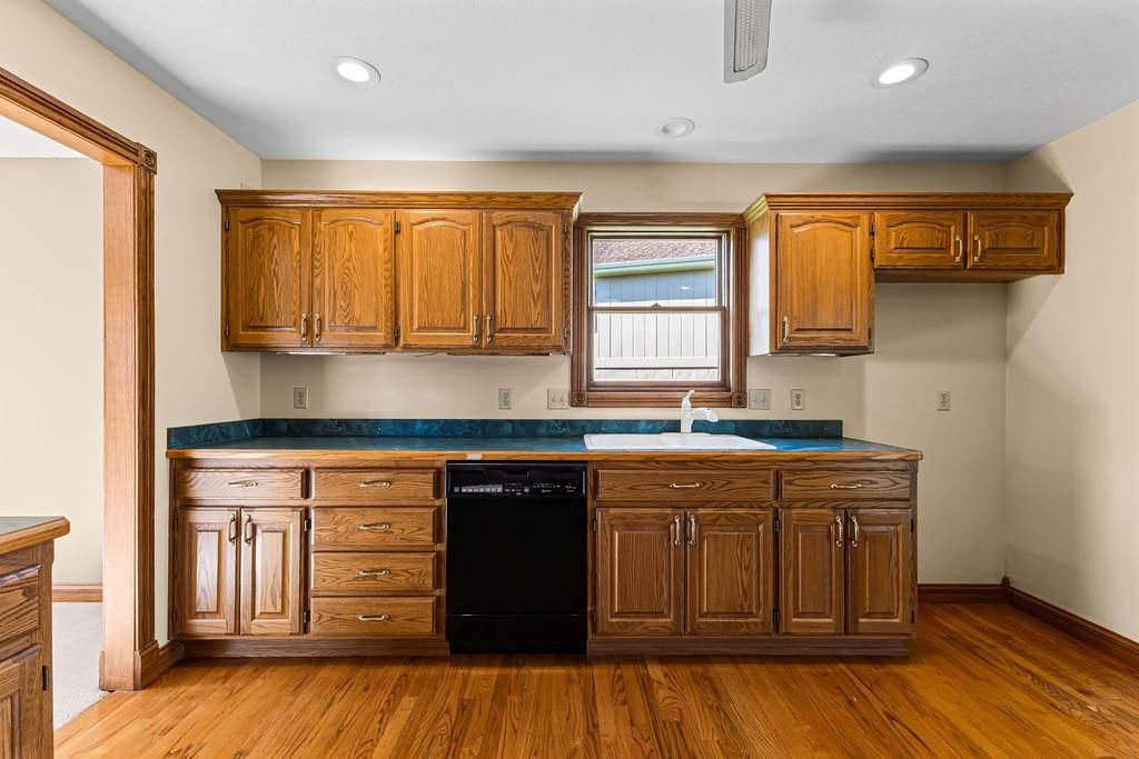 506 Meadowcrest Court — photo 11