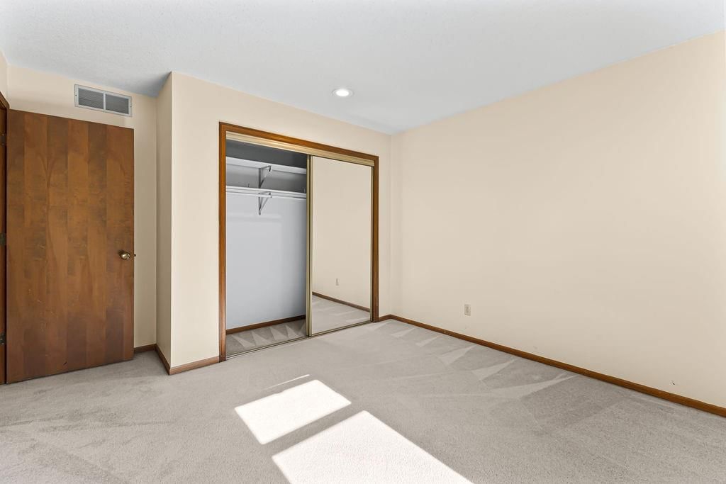 506 Meadowcrest Court — photo 27