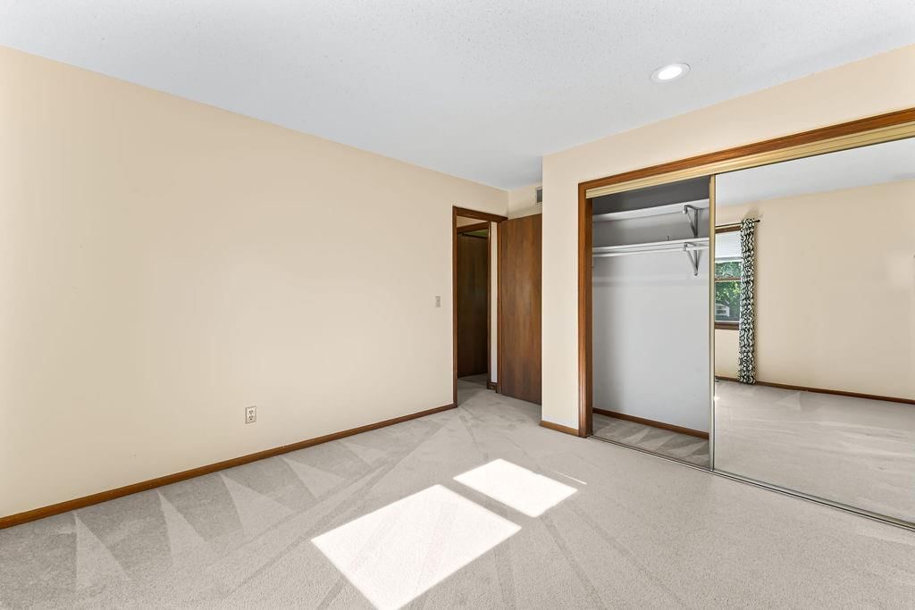 506 Meadowcrest Court — photo 28