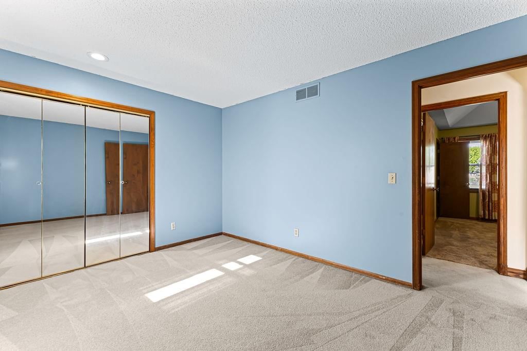 506 Meadowcrest Court — photo 32