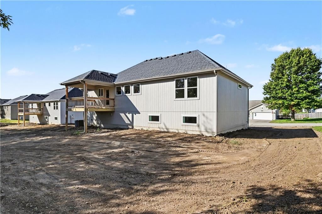 Photo 26 of 33 - 12408 Morgan Street, Excelsior Springs, MO 64024