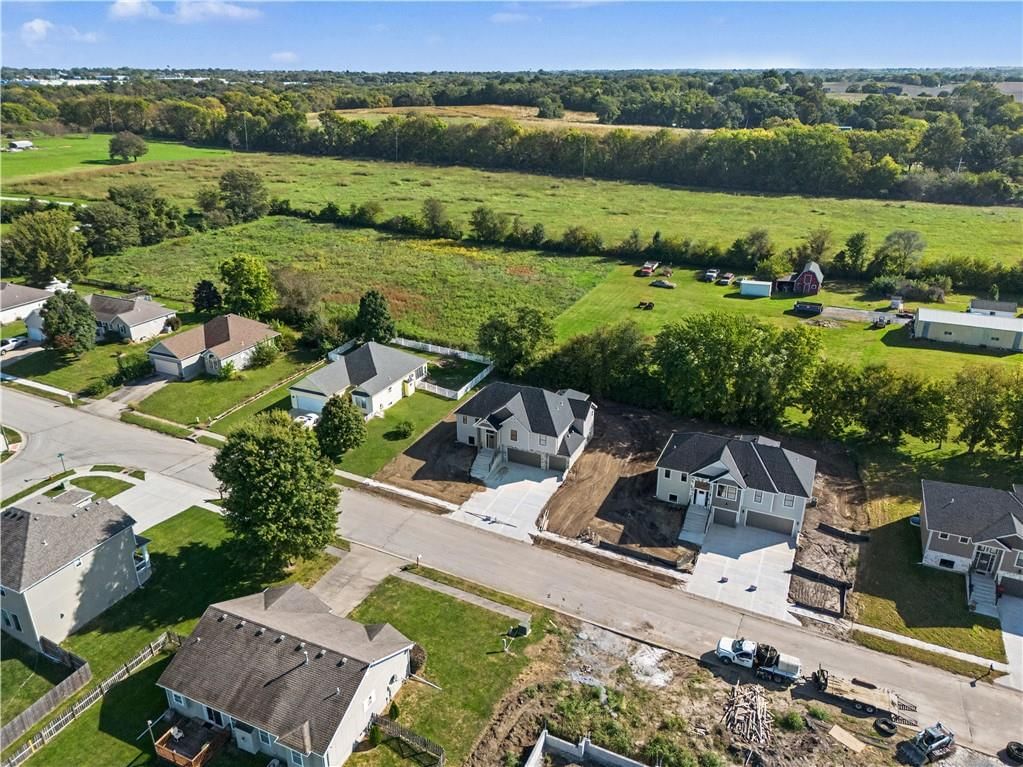 Photo 32 of 33 - 12408 Morgan Street, Excelsior Springs, MO 64024
