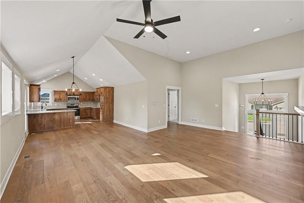 Photo 9 of 33 - 12408 Morgan Street, Excelsior Springs, MO 64024