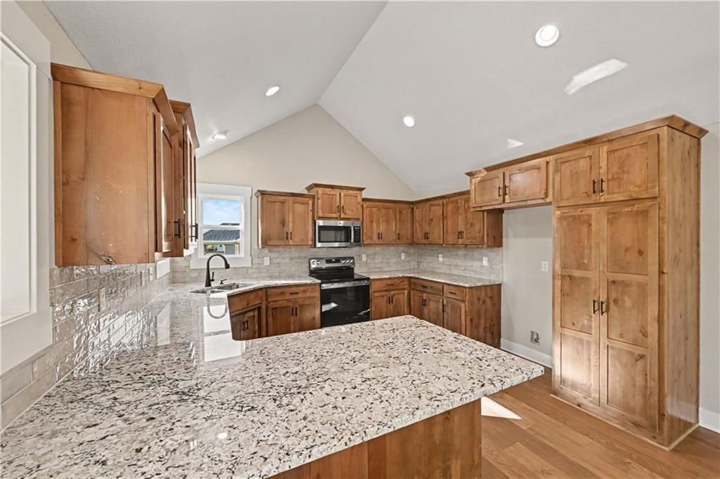 Photo 12 of 33 - 12408 Morgan Street, Excelsior Springs, MO 64024