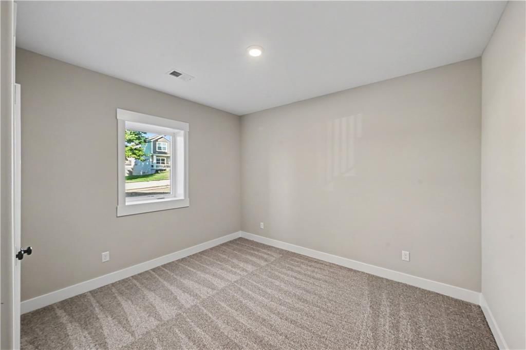 Photo 24 of 33 - 12408 Morgan Street, Excelsior Springs, MO 64024