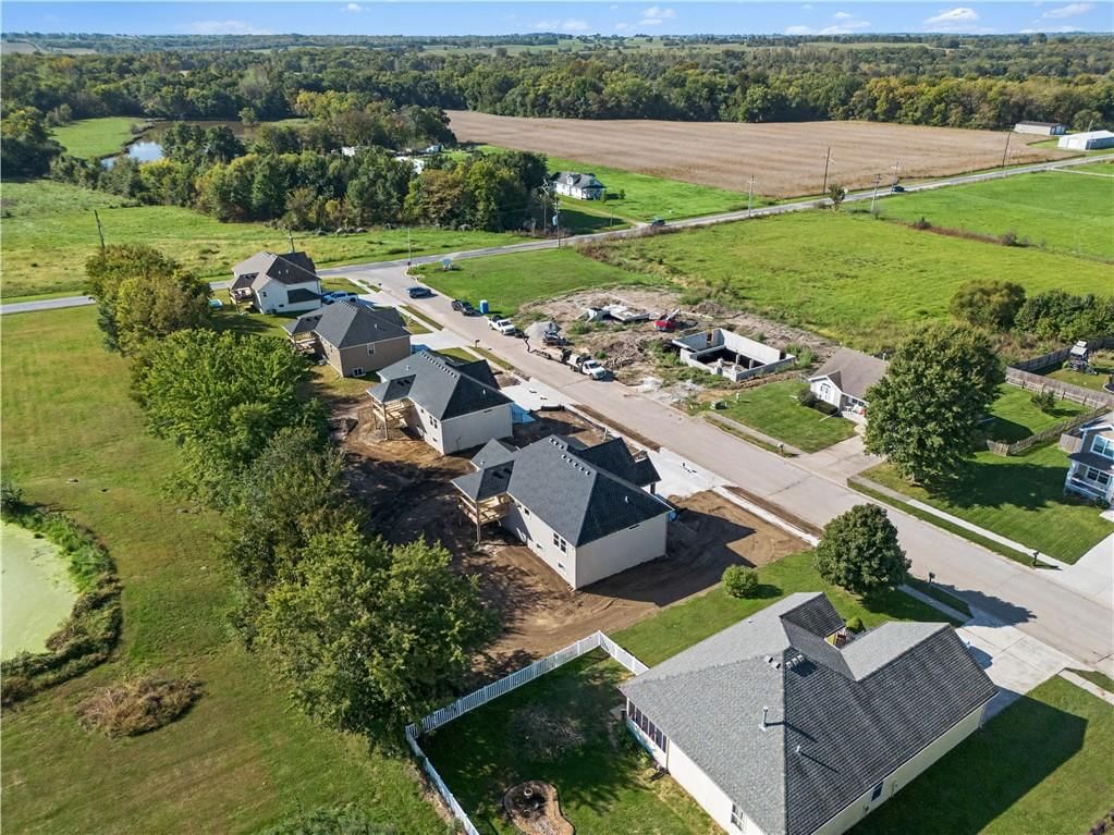 Photo 33 of 33 - 12408 Morgan Street, Excelsior Springs, MO 64024