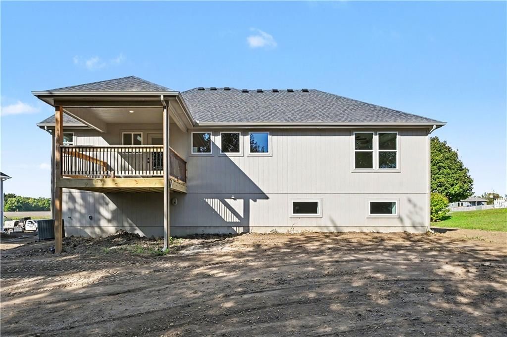 Photo 27 of 33 - 12408 Morgan Street, Excelsior Springs, MO 64024