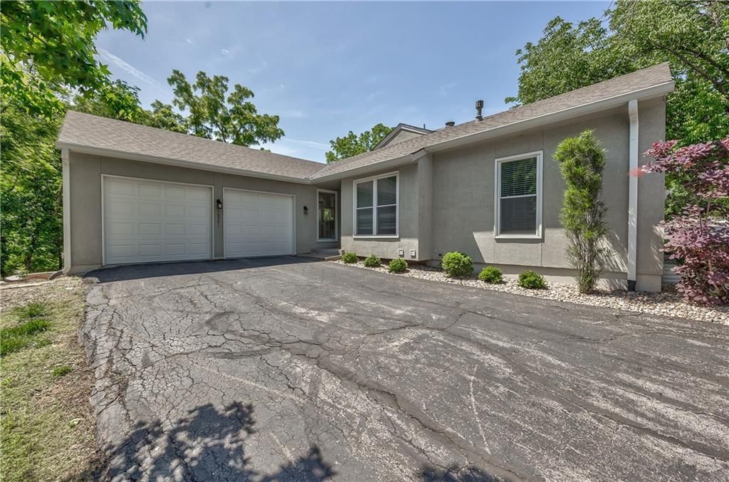 10781 Oakmont Street — photo 1